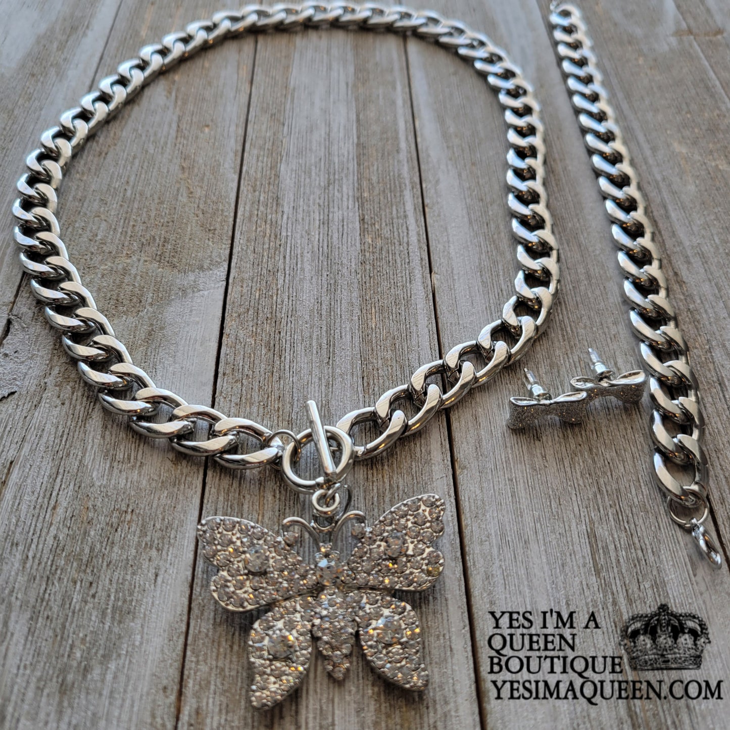Glam Butterfly Necklace Set