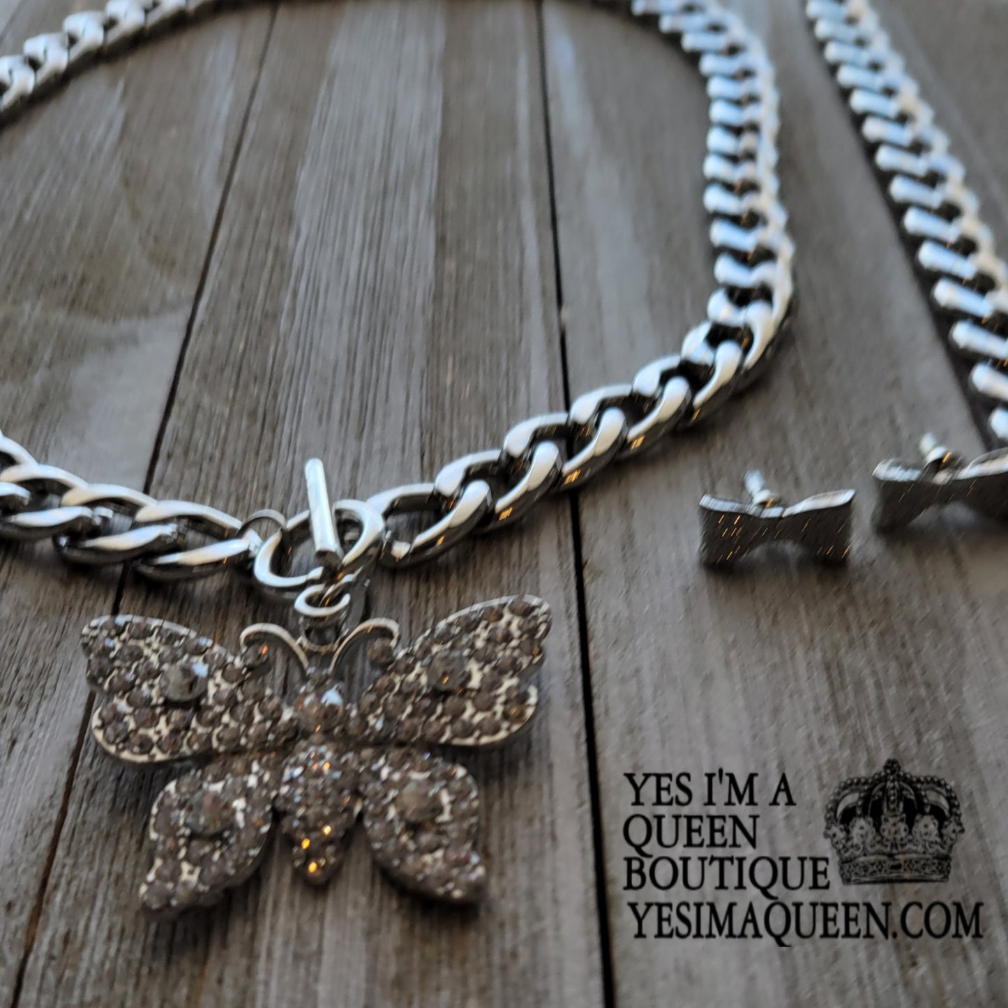 Glam Butterfly Necklace Set