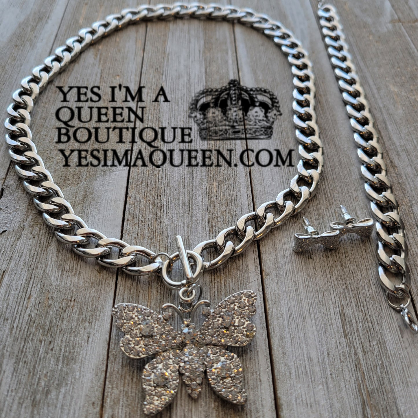 Glam Butterfly Necklace Set