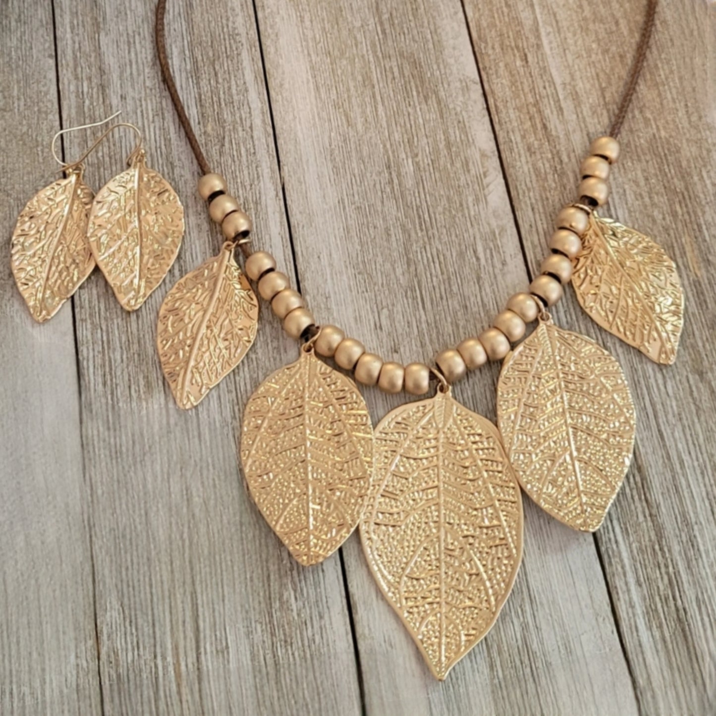 Fabuous Gold Leaf Necklace Set